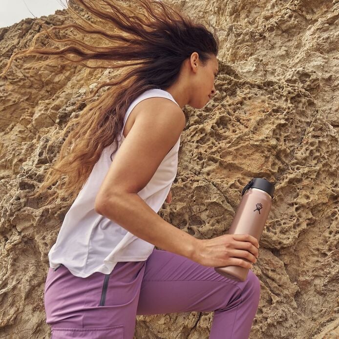 32-oz-lightweight-flex-straw-bottle-n0 hf_s26_lightweight_mcinnis_6946_1_3.jpg