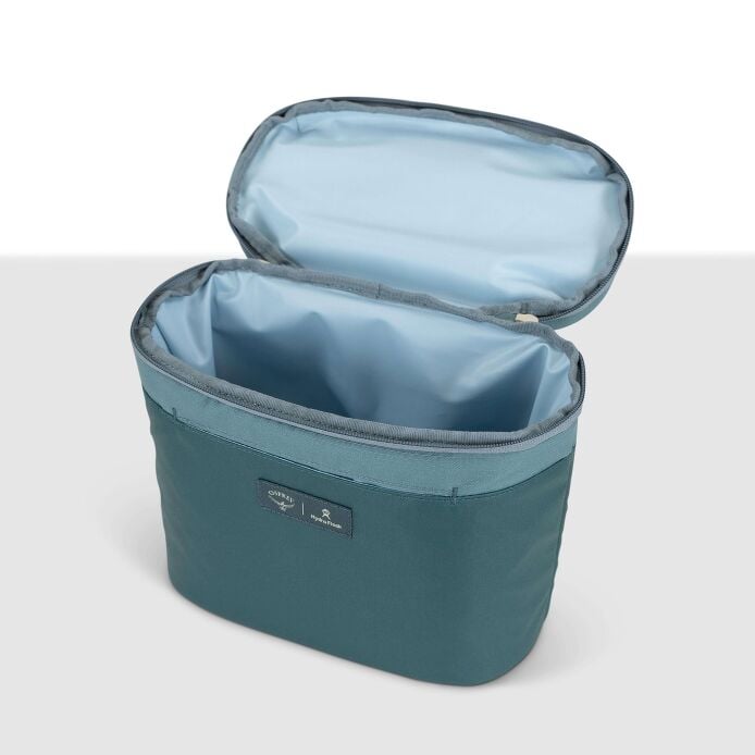 osprey-axis-x-hydro-flask-campus-essentials-bundle-l4 axisxhydroflask_s26_detail2_cascadeblue_10007249_1.jpg