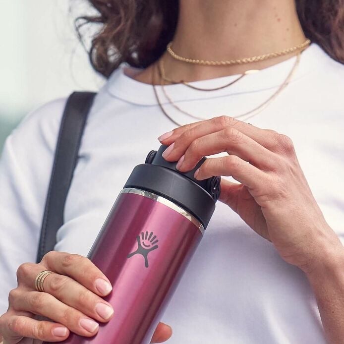 24-oz-lightweight-chug-cap-bottle-h8 hf_s26_lightweight_mcinnis_5123_1_1.jpg
